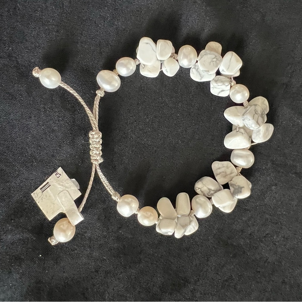 Howlite Adjustable Bracelet